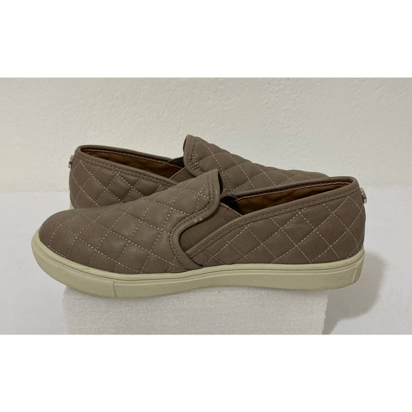 Steve Madden Size 6.5B Khaki Ecentrcq Quilted Comfort Sneakers Loafers Slip-On - Picture 5 of 8